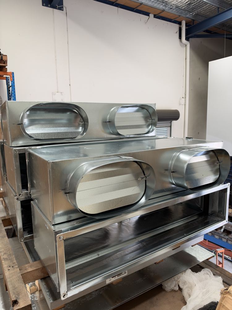 Boxes with oval spigots