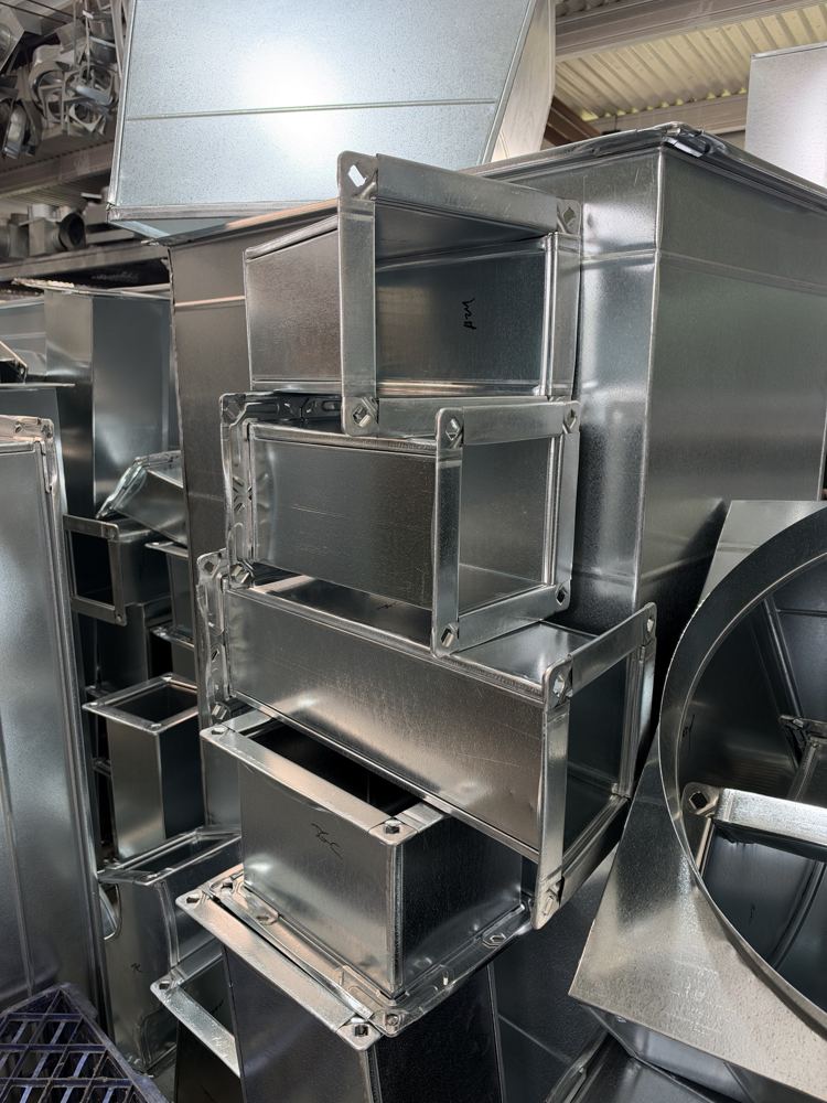 Flanged duct sections