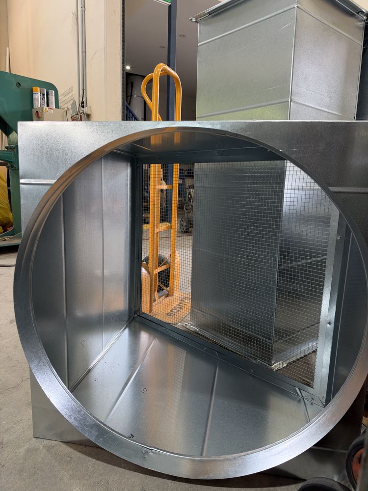 Large round-to-square fitting
