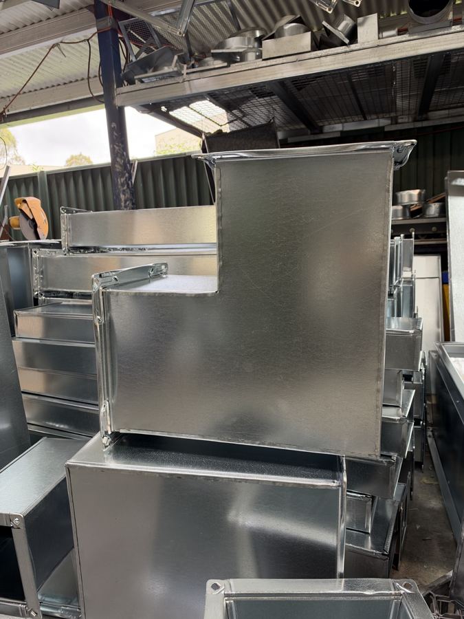Custom-made duct fitting